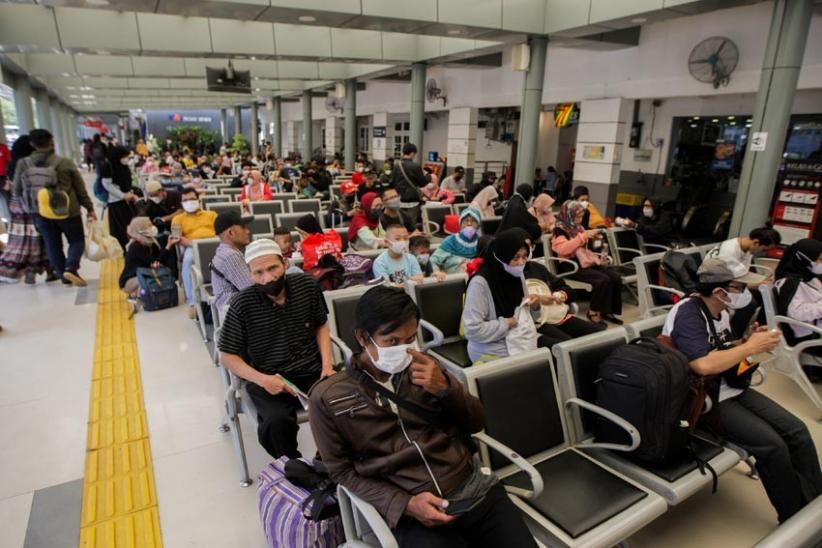 H-8 Lebaran, 12 Ribu Orang Mudik dari Stasiun Pasar Senen  - Bagian 2