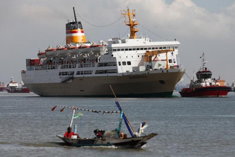 Pemudik dari Makassar Tiba di Pelabuhan Tanjung Perak Surabaya  - Bagian 3