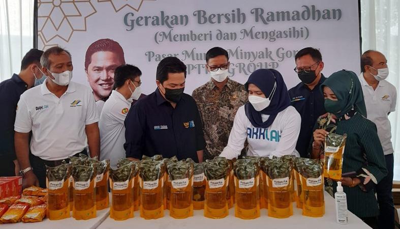 Tinjau OPM Minyak Goreng, Erick Thohir: Pemerintah Terus Berupaya Turunkan Harga 