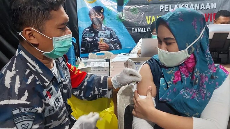 Serbuan Vaksinasi Covid-19, Lantamal VIII Dukung Indonesia Bebas Corona