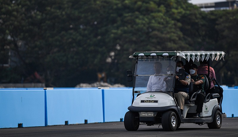 Momen Gubernur Anies Baswedan Temani Presiden Jokowi Lihat Sirkuit Formula E - Bagian 2