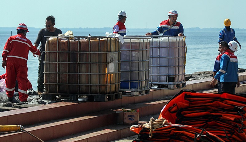 Laut Lhokseumawe Tercemar 1 Ton Tumpahan Solar - Bagian 2