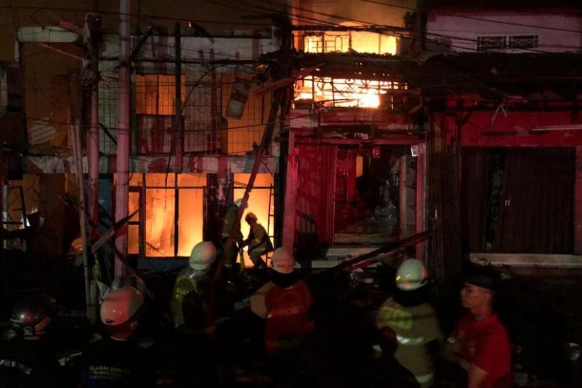 Pasar Gembrong Jakarta Timur Kebakaran, 26 Unit Mobil Pemadam Dikerahkan  - Bagian 1