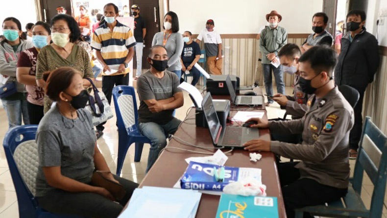 Polres Tomohon Salurkan BTP Pemerintah kepada 1.774 Pelaku Usaha   