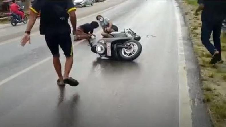 Puluhan Pemotor Jatuh Massal di Jalanan Kendari, Ternyata Ada Tumpahan Solar