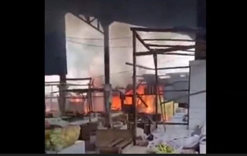  Sejumlah Kios di Pasar Dermoleng Brebes Ludes Terbakar