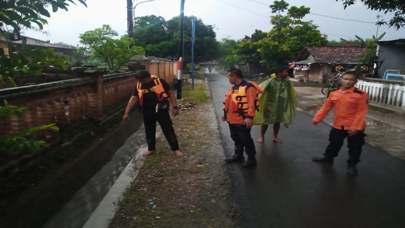 Bermain saat Hujan Deras, Bocah di Blora Hanyut di Selokan
