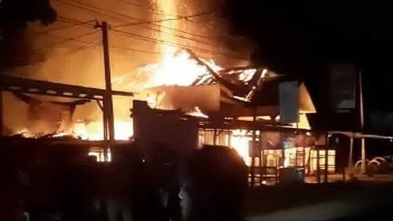 Kompor Gas Meledak, Ruko Ludes Terbakar di Indramayu, Kerugian Capai Rp1 Miliar