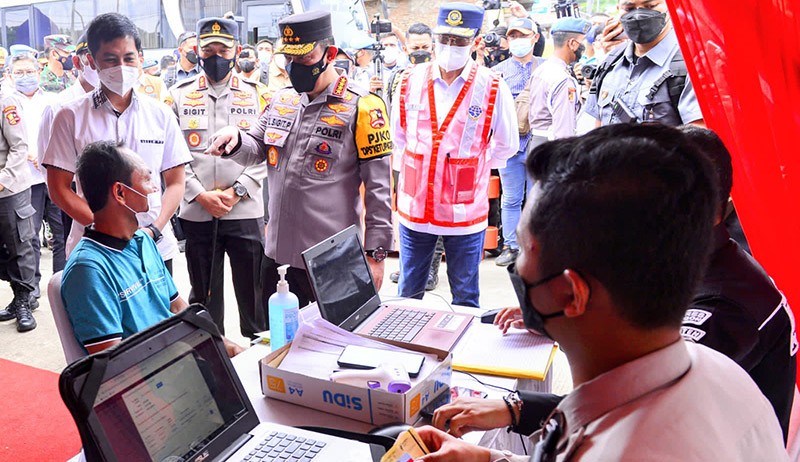 Tinjau Pelabuhan Merak, Kapolri Apresiasi Masyarakat yang Mudik Lebih Awal - Bagian 1
