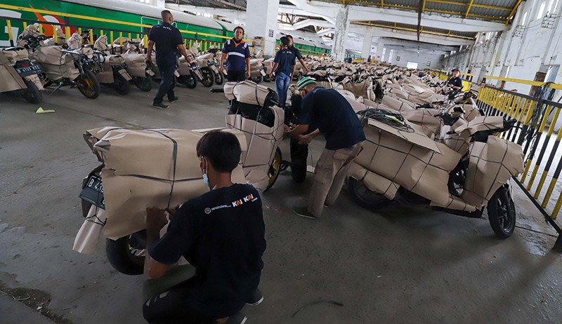 Gratis! Ribuan Sepeda Motor Dikirim ke Kampung Halaman dengan Kereta Api - Bagian 4