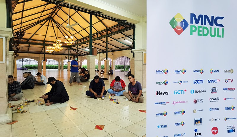 MNC Peduli dan Masjid Raudhatul Jannah Siapkan Takjil di Bulan Ramadan - Bagian 3