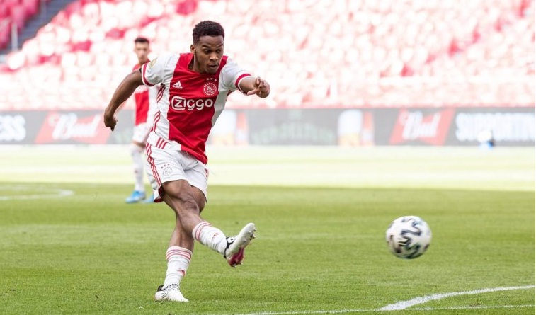 Ajax Tak Akan Lepas Jurrien Timber, Man United Terancam Gigit Jari