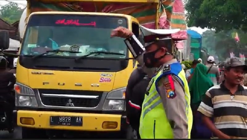 Jalur Lumajang-Probolinggo Macet Parah, Pemudik Diimbau Gunakan Jalan Alternatif 