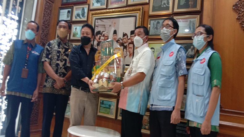 Hindari Gratifikasi, Ketua DPRD Salatiga Kembalikan Parcel Melalui Inspektorat