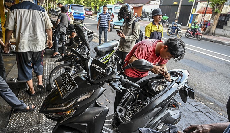 Persiapan Mudik, Pelanggan Banjiri Bengkel Motor - Bagian 1