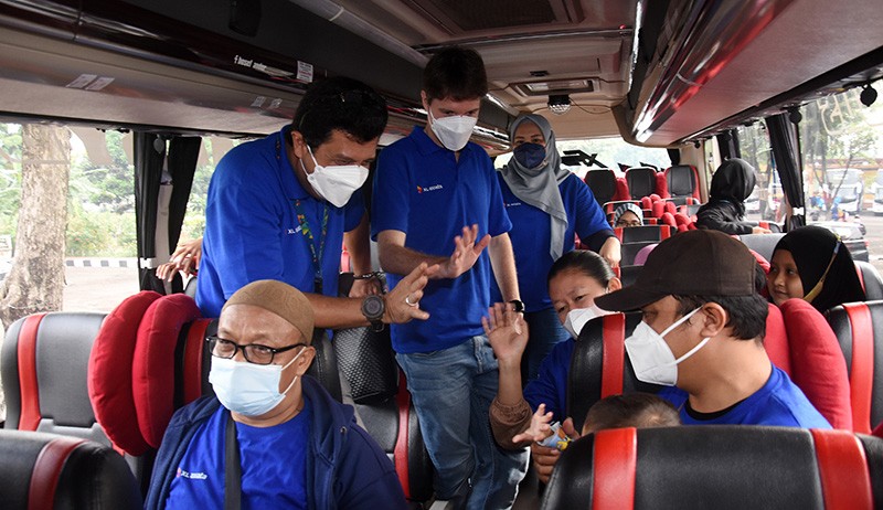 Mudik Bareng XL Axiata, 15 Bus hingga 5 Alphard Dikerahkan - Bagian 2