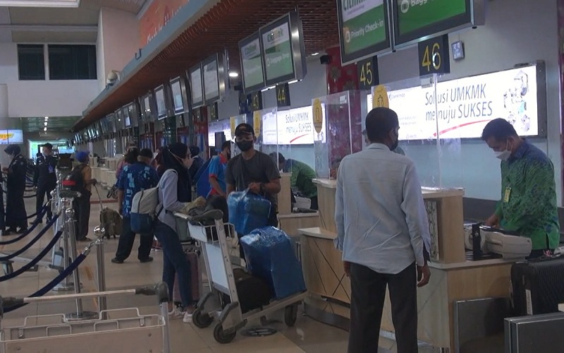 Jelang Lebaran, Setiap Hari 7.000 Penumpang Padati Bandara SMB II Palembang 