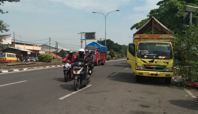 title Pemudik Mulai Padati Jalur Arteri Karawang, 7.588 Pemotor Melintas Pemudik Mulai Padati Jalur Arteri Karawang, 7.588 Pemotor Melintas