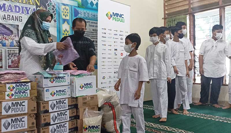 MNC Peduli Serahkan Bantuan Idulfitri ke Panti Asuhan Muhammadiyah Tanah Abang - Bagian 1