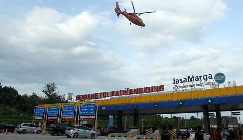 Penampakan One Way Arus Mudik di Tol Kalikangkung Semarang  - Bagian 2