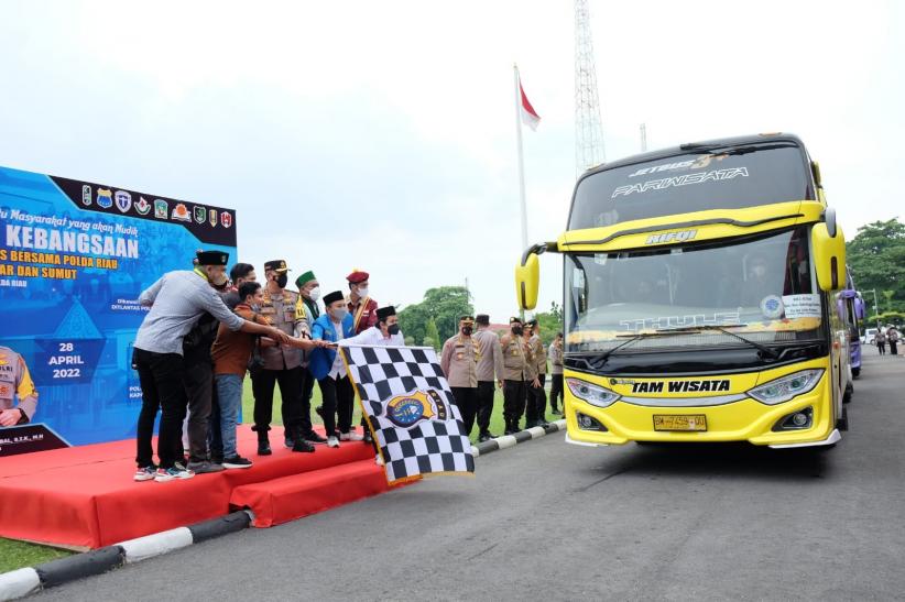 title Mudik Kebangsaan, Polda Riau dan Cipayung Plus Berangkatkan 200 Pemudik Mudik Kebangsaan, Polda Riau dan Cipayung Plus Berangkatkan 200 Pemudik