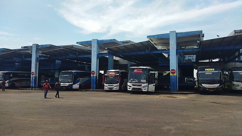 title Terminal Arjosari Malang Sepi Penumpang hingga H-3 Lebaran, Sopir Mengeluh  Terminal Arjosari Malang Sepi Penumpang hingga H-3 Lebaran, Sopir Mengeluh