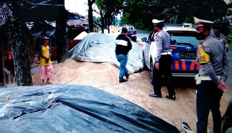 Pemudik Harap Waspada, Jalur Tengah Banjarnegara-Semarang Diselimuti Asap dan Abu