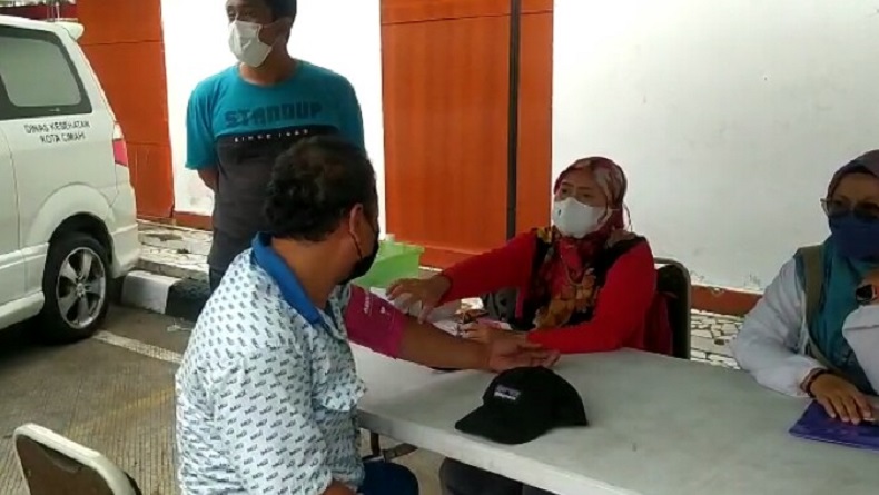 title Pemeriksaan Angkutan Lebaran di Cimahi, Petugas Temukan 2 Sopir Bus Kelelahan Pemeriksaan Angkutan Lebaran di Cimahi, Petugas Temukan 2 Sopir Bus Kelelahan