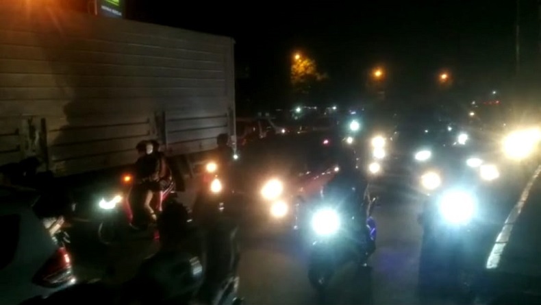 Pemudik Sepeda Motor Mulai Padati Jalur Arteri Cibiru-Cileunyi Arah Garut dan Sumedang