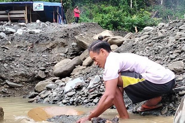 Kepala Suku Minta Penambang Emas Tradisional di Wasirawi Tak Jadi Tumbal Penegakan Hukum