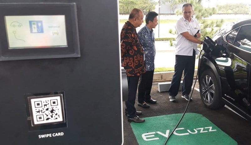 BCA Hadirkan Stasiun Pengisian Kendaraan Listrik Umum di BSD - Bagian 2