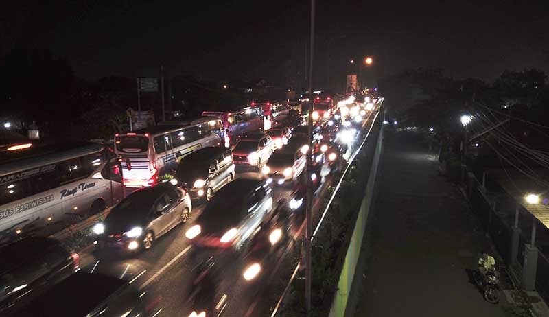 Macet Parah, Jalan Tol Layang MBZ Kembali Ditutup