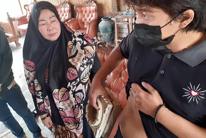 Anak Seniman Anik Sunyahni Jadi Korban Penganiayaan Puluhan Debt Collector 