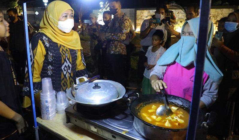 Didatangi Khofifah, Penjual Makanan Korea di Tuban Ini Bahagia Didoakan Sukses 