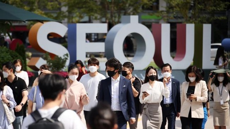 Korea Selatan Akan Lepas Wajib Masker di Luar Ruangan Minggu Depan