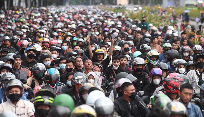 Penampakan Puluhan Ribu Sepeda Motor Masuk Pelabuhan Merak - Bagian 2