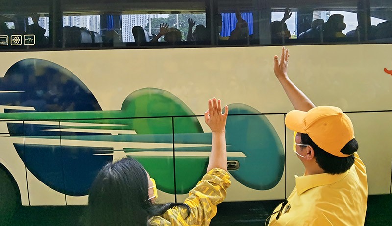 Partai Golkar Lepas 880 Pemudik ke Kampung Halaman - Bagian 3