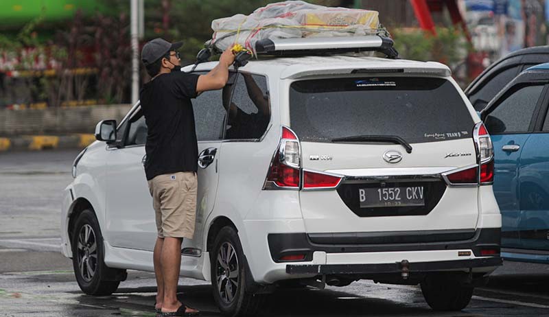 Rest Area KM 19 Tol Jakarta-Cikampek Ramai Pemudik Berbuka Puasa - Bagian 3