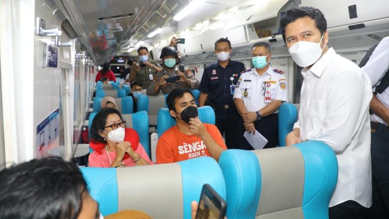 Pantau Arus Mudik, Wagub Emil Sambangi Stasiun Gubeng