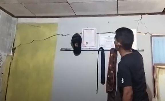 Dentuman Keras Dalam Tanah Gemparkan Warga Tanah Datar, 2 Rumah Rusak
