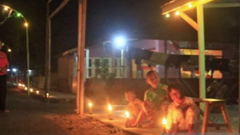 title Warga Minahasa Tenggara Gelar Tradisi Pasang Lampu Sambut Lebaran Warga Minahasa Tenggara Gelar Tradisi Pasang Lampu Sambut Lebaran