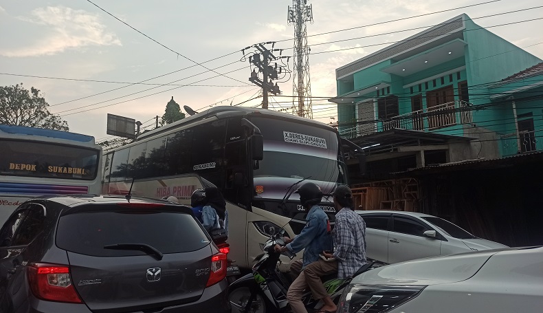 Hari Ini Diprediksi Puncak Mudik di Sukabumi, Polisi Ingatkan Titik Kemacetan