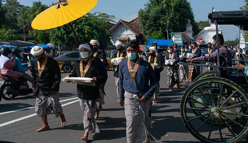 Keraton Yogyakarta Bagikan 2.700 Uborampe Gunungan Syawal - Bagian 3