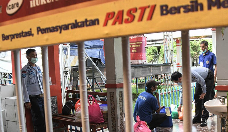 Lapas Bulak Kapal Belum Menerima Kunjungan Keluarga Warga Binaan - Bagian 2