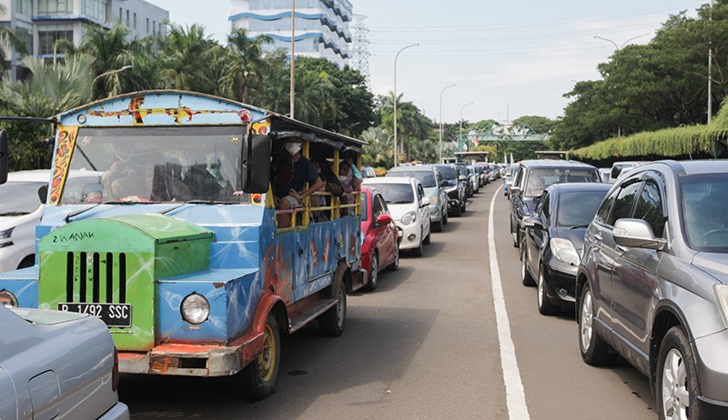 Antre Panjang, Warga Jakarta Liburan ke Ancol - Bagian 2