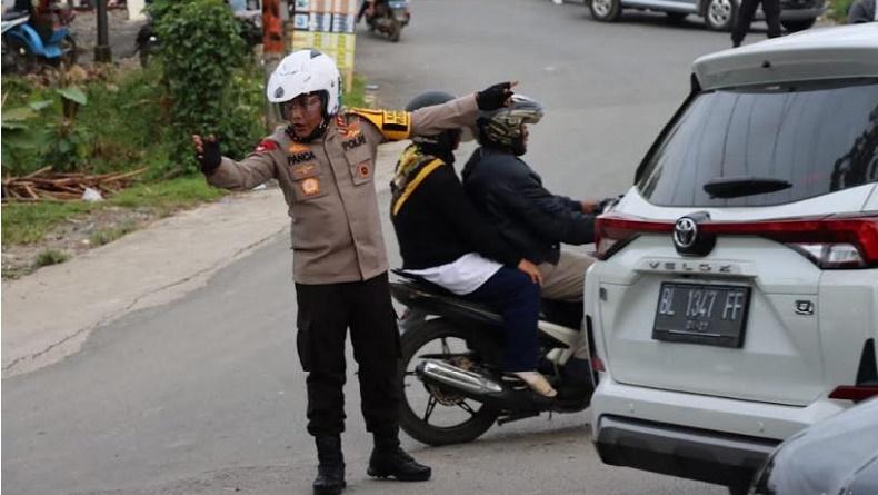 Momen Jenderal Bintang 2 Naik Heli Lihat Kemacetan, Langsung Turun Atur Lalu Lintas
