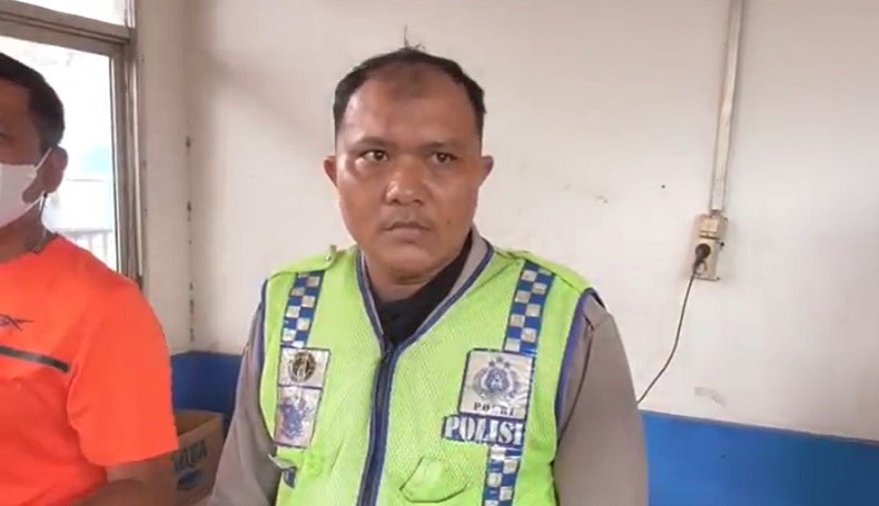 title Tampang Polisi Gadungan di Medan, Ngaku Anggota Polantas Diduga Peras Pengendara Tampang Polisi Gadungan di Medan, Ngaku Anggota Polantas Diduga Peras Pengendara