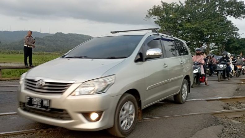 Arus Balik Jalur Selatan Jateng di Cilacap Padat Merayap