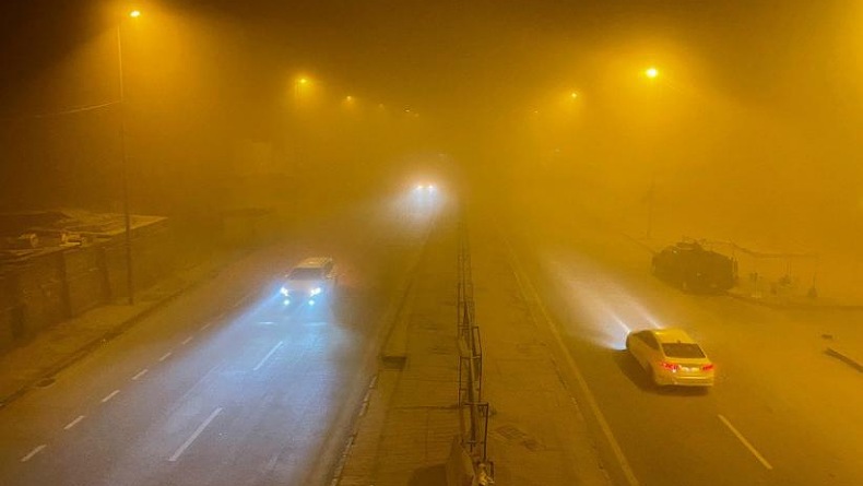 Irak Dilanda Badai Pasir, Ribuan Orang Menderita Penyakit Pernapasan