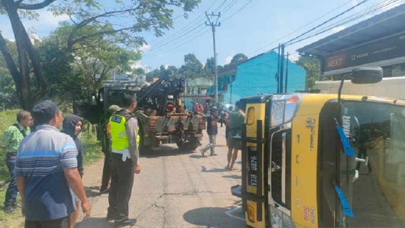 Sopir Ugal-ugalan, Dua Mobil Tabrakan di Jalur Balik Lebaran Sukabumi-Cianjur